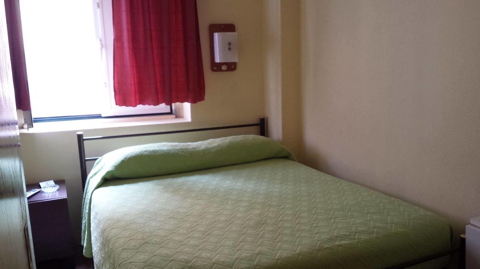 Pensao Residencial Flor Dos Cavaleiros 2* Lisboa